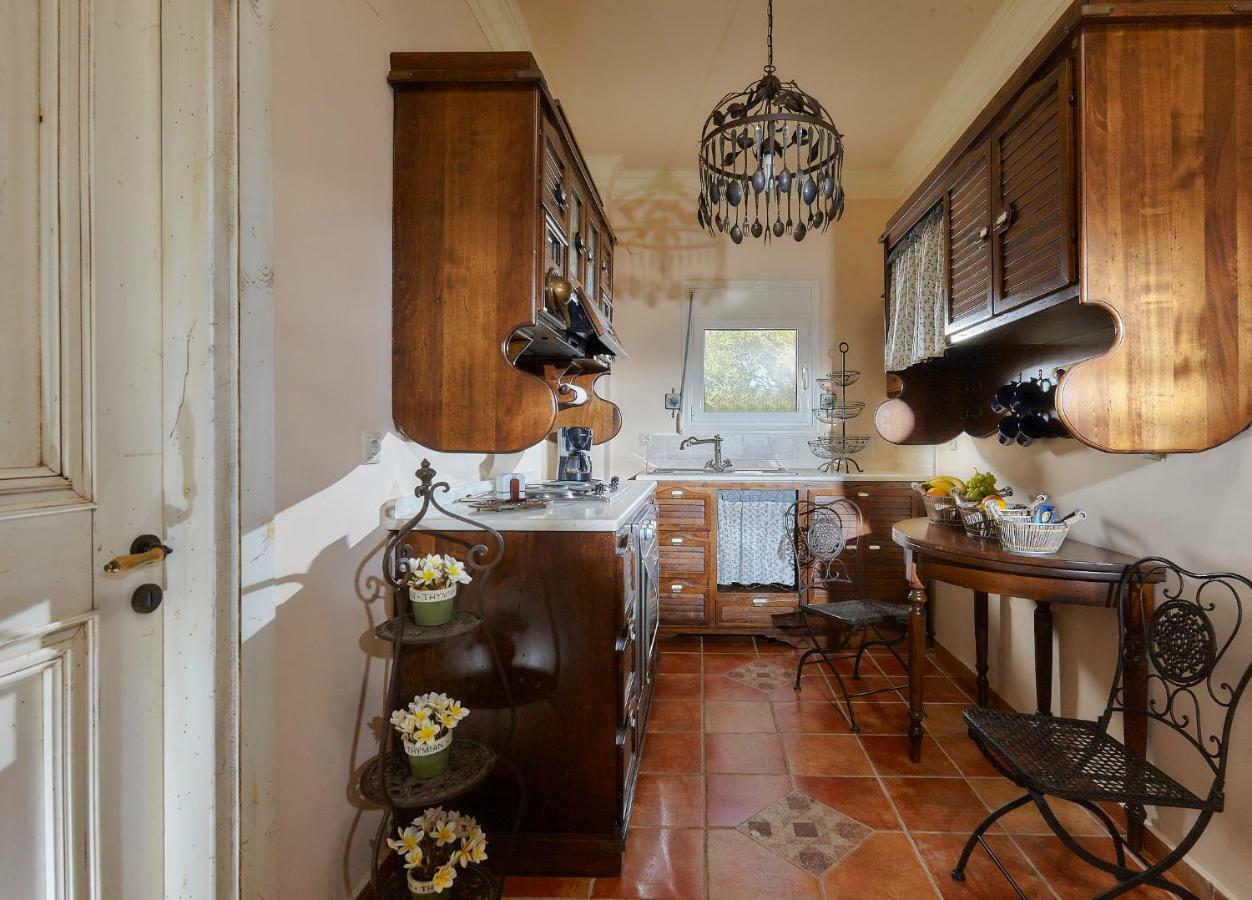 Villa Living E-Motion Gournes Gouvon Экстерьер фото